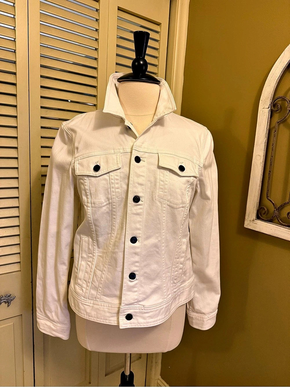 Talbots White Denim Jacket Size Large Like New